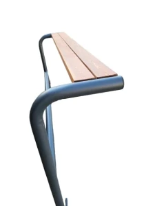 Ławka młodzieżowa z podnóżkiem